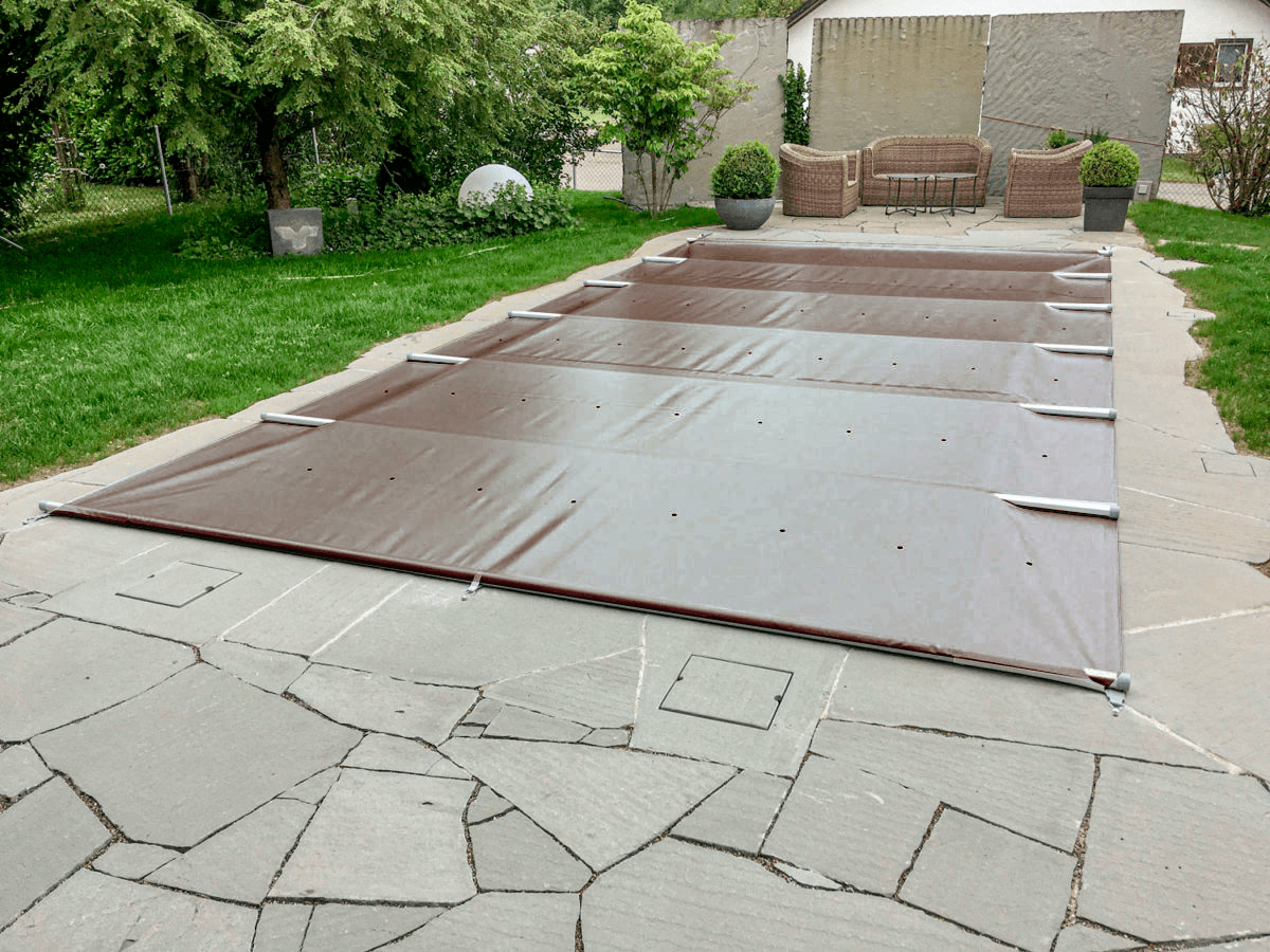 Pool bar cover view 2